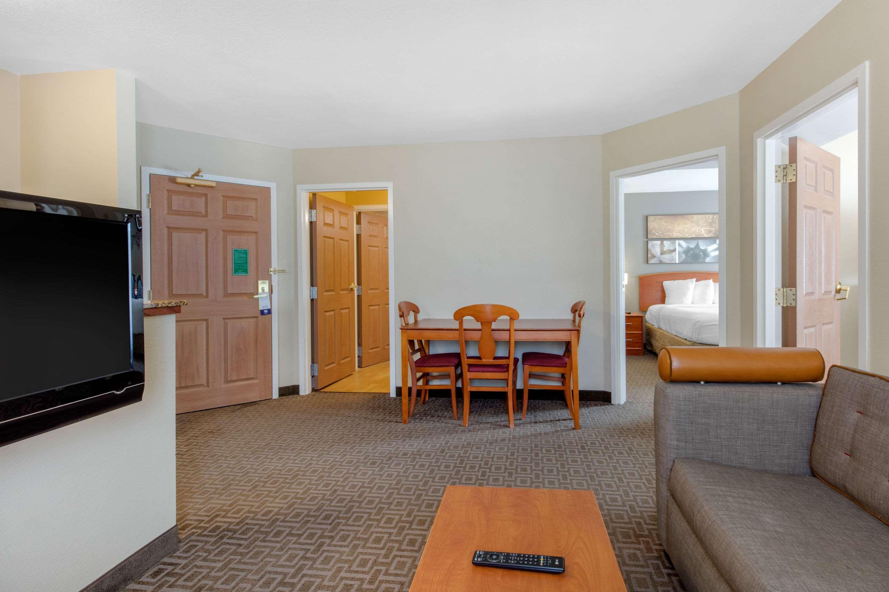 Suburban Studios Birmingham Homewood I-65 Экстерьер фото